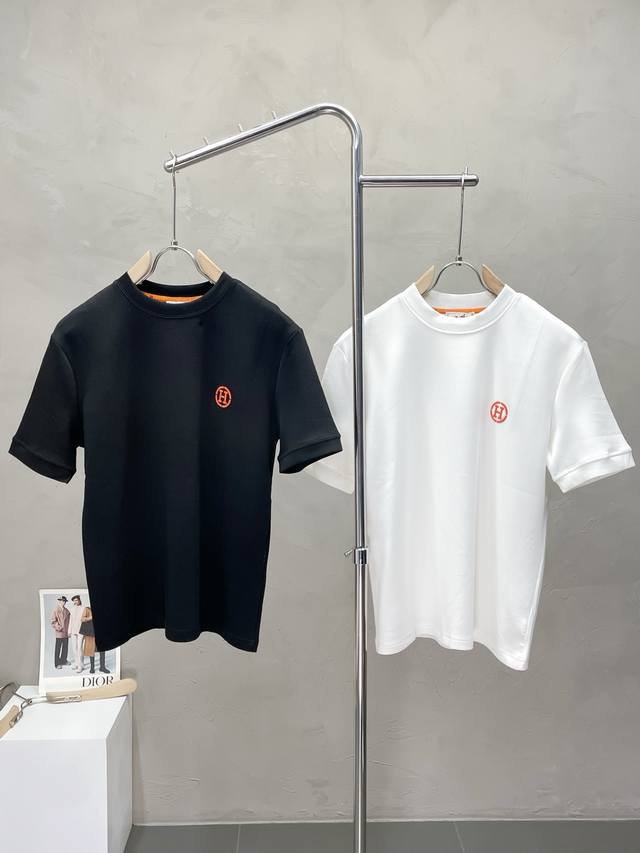 HermèS爱马仕独家专供新款原单男士休闲短袖 高端定制 高端版本 时尚百搭爆款进口面料 手感超柔软细腻 穿着亲肤舒适 高端精品 代工厂p精细做工 上身非常赞