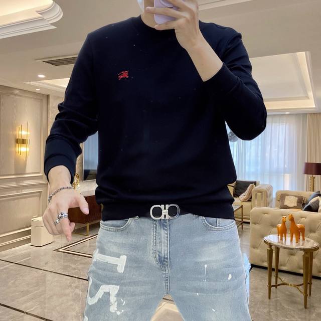 Bbr B家 2025秋冬Gw同步卫衣T恤！延续经典！全品相订单款！胸前重工艺Logo设计，高端订制精棉面料，从版型到设计都很有时代的新潮感，不管版型还是设计足