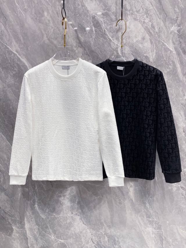 Dior迪家 2025秋冬专柜新款时尚休闲打底衫长袖T恤，精选进口高密度双面拉架棉面料，精致原版Logo打造，舒适性与透气性兼优，柔软抗皱弹性和垂性极佳，无论是