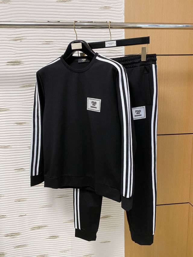 Fendi 芬迪 爆款套装来袭 专注官网原版 2025全新爆款圆领卫衣套装 原单狠货倾注顶级设计师的精心之作 就为一个贴合、完美的上身效果 全天然优质天丝罗马棉