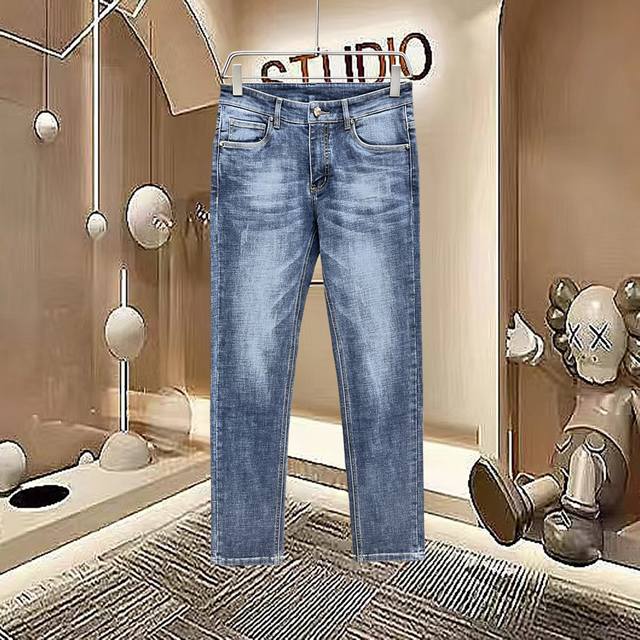 秋冬新款. Lv 2025官网高端新品原单少数帅爆牛仔裤，百分百原单 百搭神器！今年最新流行的风设计款式，剪裁设计挺拔有型！低调不失奢华 超有Feel上身精致跃