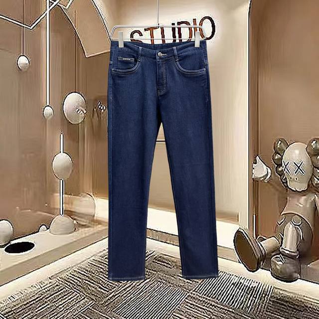 秋冬新款. 阿玛尼 2025官网高端新品原单少数帅爆牛仔裤，百分百原单 百搭神器！今年最新流行的风设计款式，剪裁设计挺拔有型！低调不失奢华 超有Feel上身精致