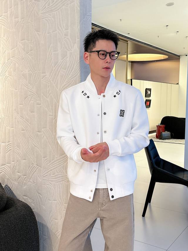 Givenchy-纪梵希# 2025秋冬新款 八明治空气层高端系列外套 高端精品系列，男女同款，贸易公司渠道订单，官网专柜在售系列，业内独家首发经典主线里最抢手