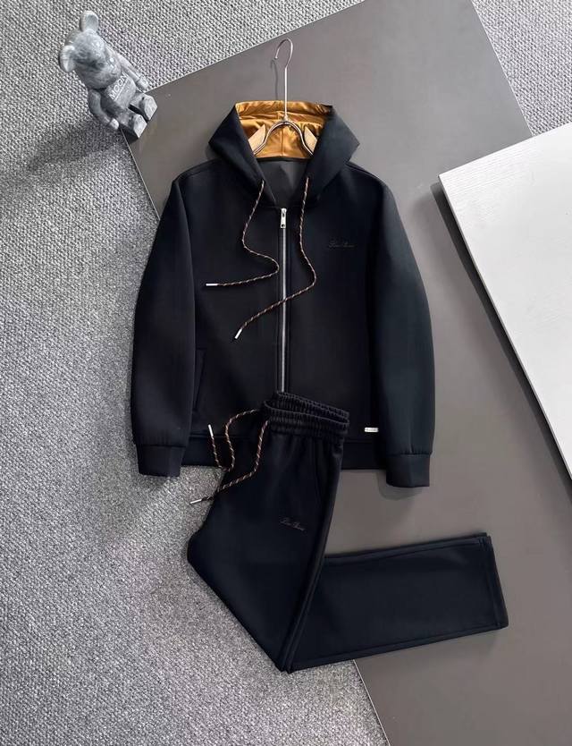 Lp 套装25Ss新款秋冬时尚休闲男士套装，极致效率与无忧搭配“一分钟出门的完美造型”，上下装由品牌或设计师预先完美匹配好颜色、面料和款式，省去了每日烦恼如何搭