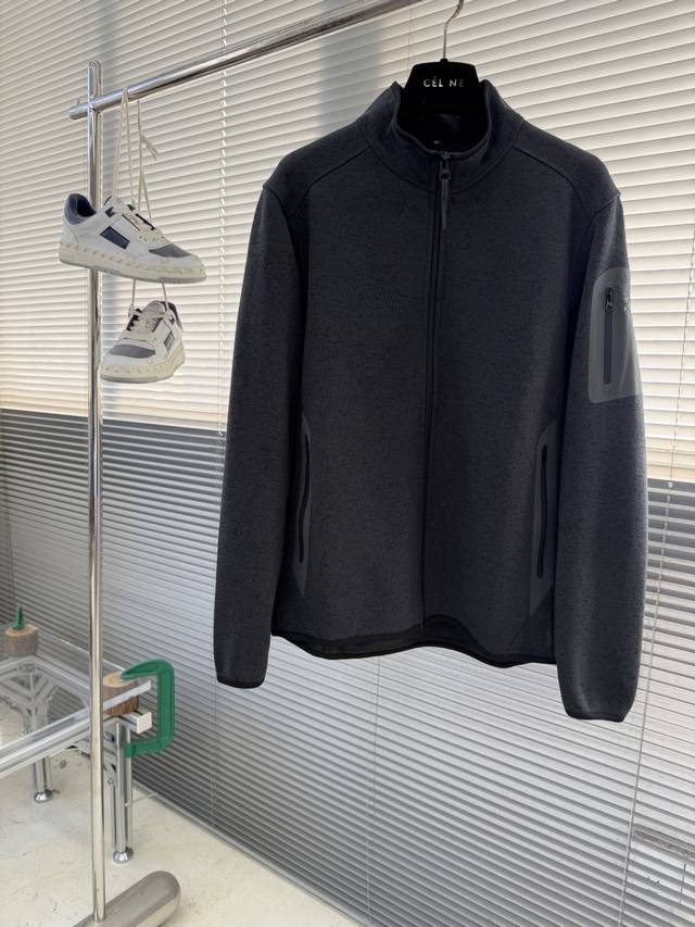 鸟家 25Fw新款拉链外套，上身舒适，不挑身材 男女同款，是今年最好看的情侣装，秋冬必备百搭不出错，洋气又时髦，亲爱的们值得拥有！ 尺码：M-3Xl