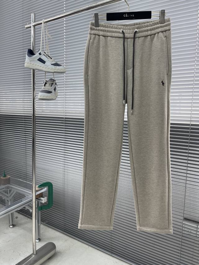 拉夫劳伦 2025秋冬新款休闲裤！官网同步发售。品牌经典Logo休闲裤 ，定制羊毛面料，舒适度极好，手触感强烈。辨识度极高，完美品相工艺。 尺码：M-4Xl