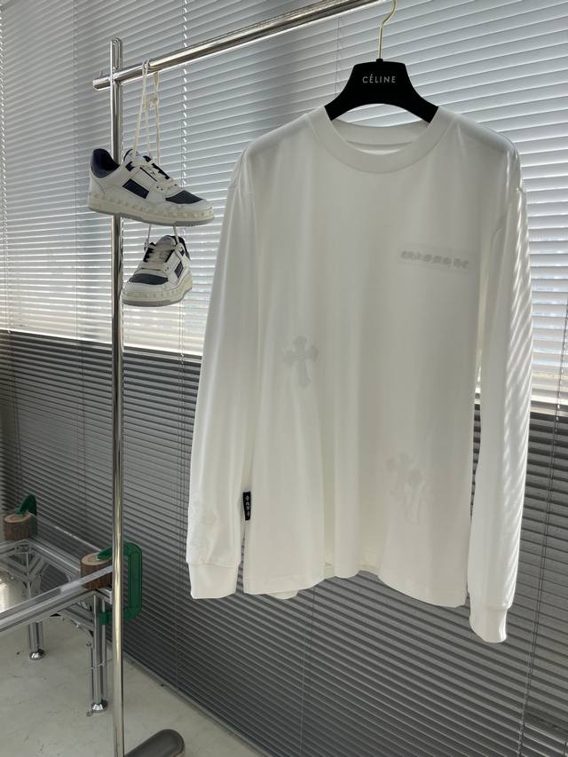 Ch 克罗心 长袖系列 尺码: M-5Xl 版型：微阔版型 克重：270克重 成份：碳素磨毛罗马棉平纹面料 纹路平整清晰 手感挺阔有型 工艺：乱针刺绣工艺 前后