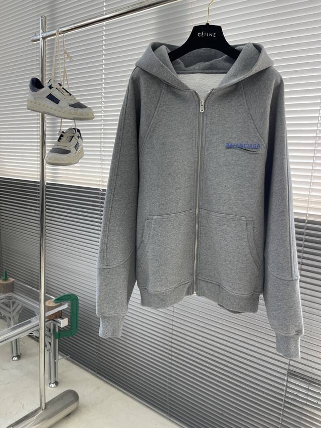 Balenciag 2025秋冬新款拉链帽衫，采用680克毛圈面料，工艺复杂，宽松版型，不挑人！ 码数:M-3Xl