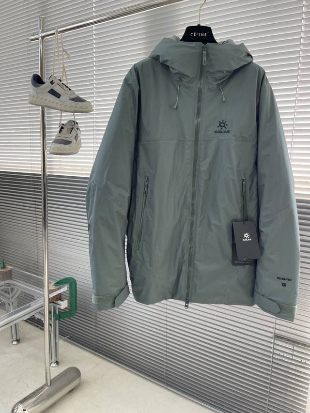 Kailas 凯乐石 阿斯本硬壳冲锋衣 男款防风防水户外滑雪700蓬松鹅绒羽绒服！！拥有硬壳级全面防护的羽绒服，在寒冷多变天气提供全天候保护及卓越保暖！！！ F