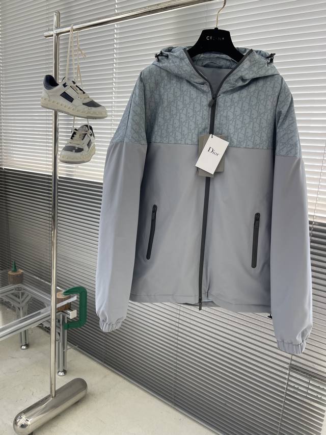 Dio 25Fw新款连帽羽绒外套 老花拼接冲锋衣羽绒服连帽外套 填充新国标90白鸭绒 尺码：S M L Xl S码:衣长70胸围112肩袖长80