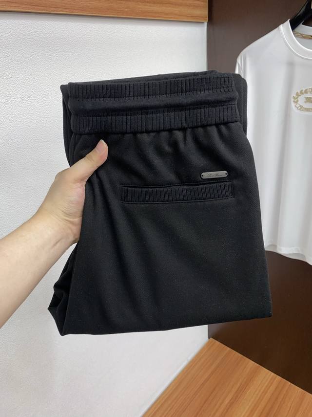 Lp 诺悠翩雅 秋冬新款男士直筒运动裤，羊绒羊毛混纺面料、三标齐、松紧腰抽绳、两侧口袋设计，合体的裁剪、车线工整、细节无可挑剔 人手必备单品 绝对市场最高版本