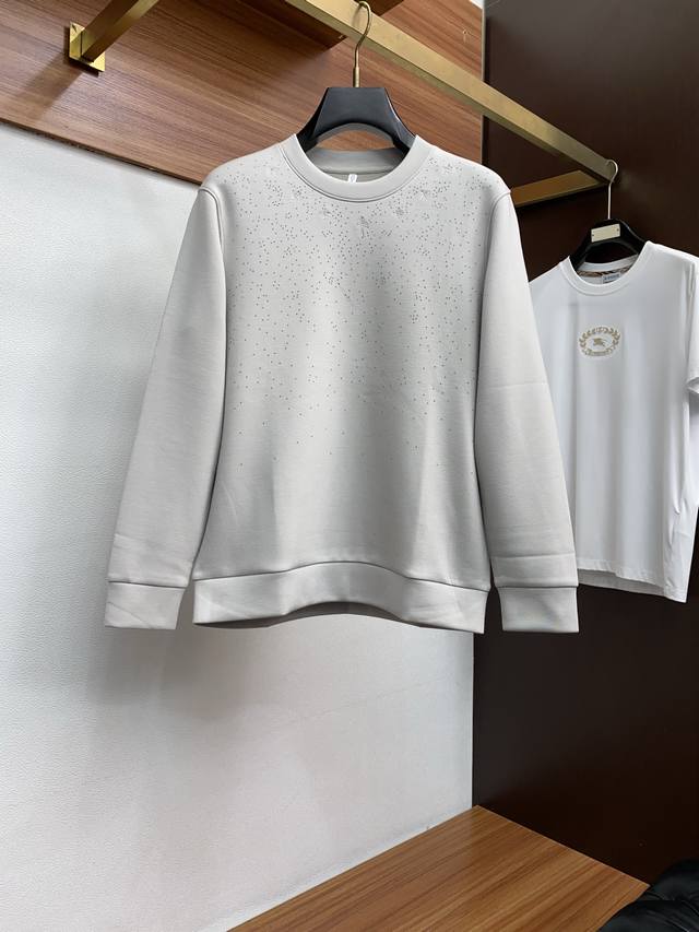男士高端简约圆领加厚空气棉长袖卫衣 ，香港洋行渠道货，纯正血统品质，25年秋冬 新款，经典王牌系列！ 高端奢华且白金级的一款经典基础款T恤，通体的设计完美融合意