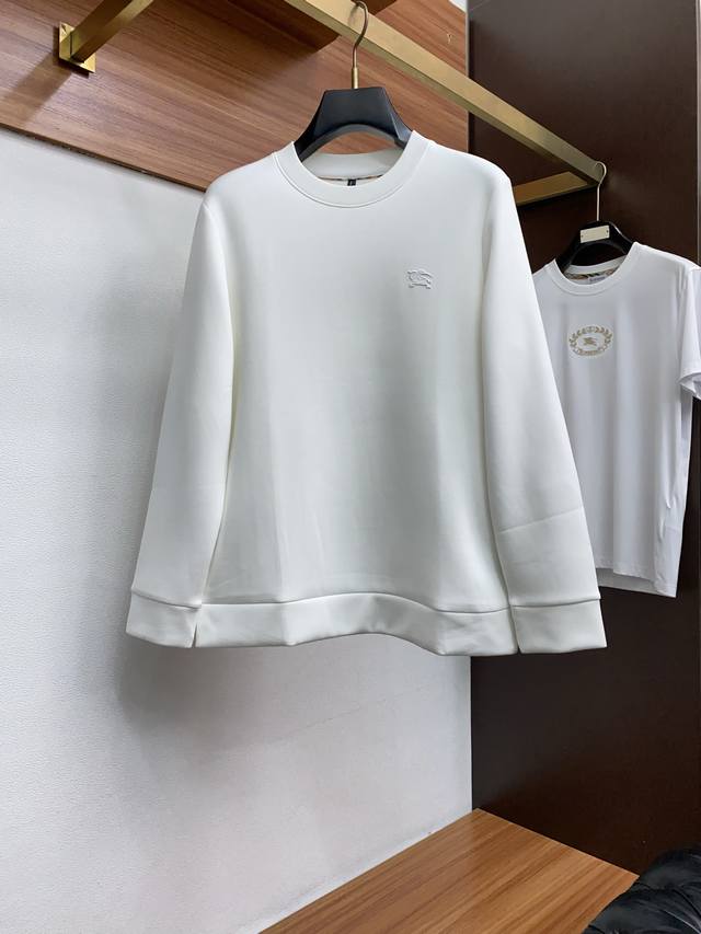 巴宝莉 男士高端简约圆领加厚空气棉长袖卫衣 ，香港洋行渠道货，纯正血统品质，25年秋冬 新款，经典王牌系列！ 高端奢华且白金级的一款经典基础款T恤，通体的设计完