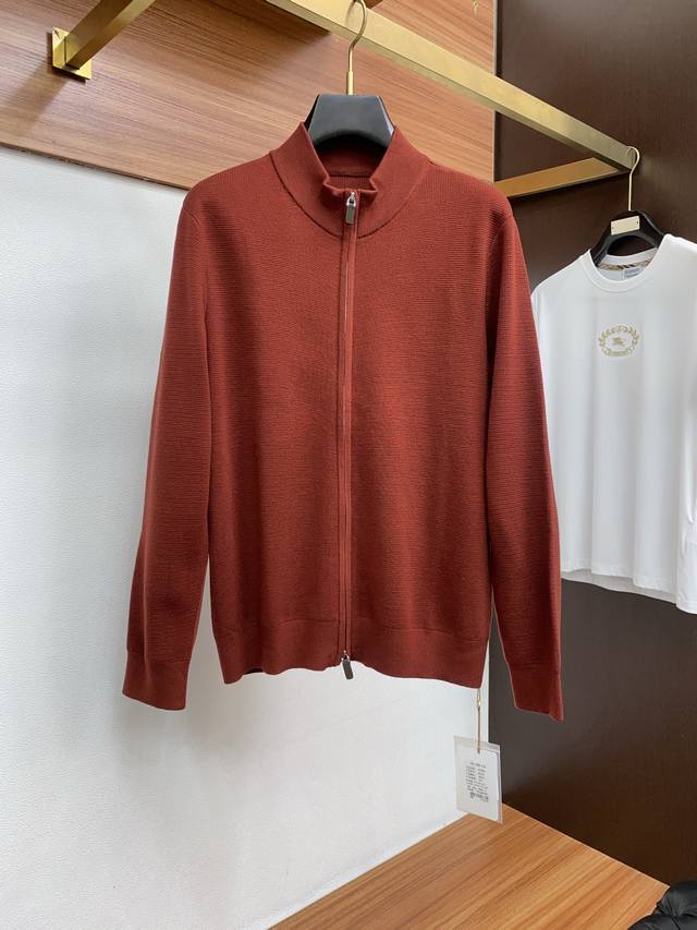 杰尼亚 2025Fw男士秋冬毛衣 商务拉链立领打底外穿开衫毛衣 针织衫休闲日常穿搭单品！上身修饰身形、定制面料将时装美学和新都市商务休闲概念完美融合，不同风格任