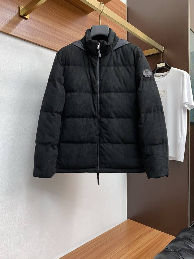 巴宝莉 2025Ss珩缝羽绒服羽绒外套 订制五金配件全进口原版定制 采用顶级90白鹅绒 超柔软 充羽量蓬松饱满 超级重工 面料做工杠杠的版型完美 面料超舒服。尺