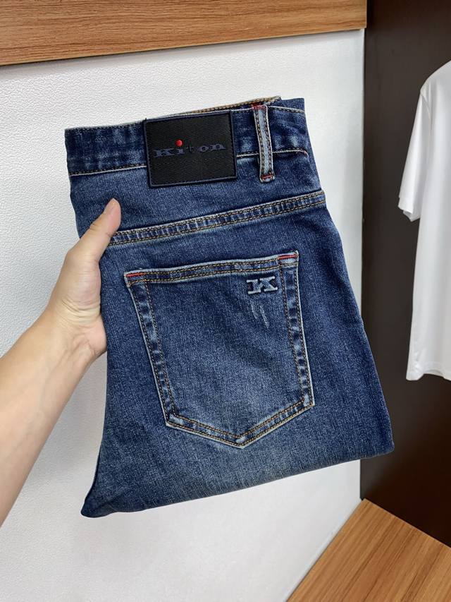 Kiton 2025Ss秋冬 新品 原单男士修身牛仔休闲裤 纯血统品 G柜7000+ 每季必出的类型，无需质疑的热卖王牌单品，符合四季最佳的搭配色号 整体的风格