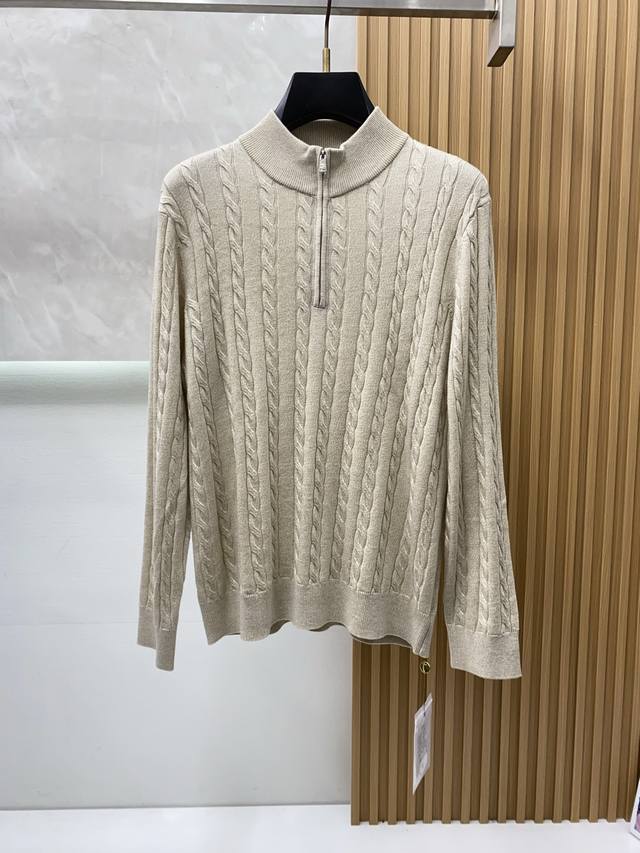 Lp 诺悠翩雅 经典男士立领针织羊毛开衫外套 经典男士胸口袋立体感十足，贴身穿着舒适保暖，在追求品质与品位的男士衣橱中，一件优质的针织衫是不可或缺的单品。以其精