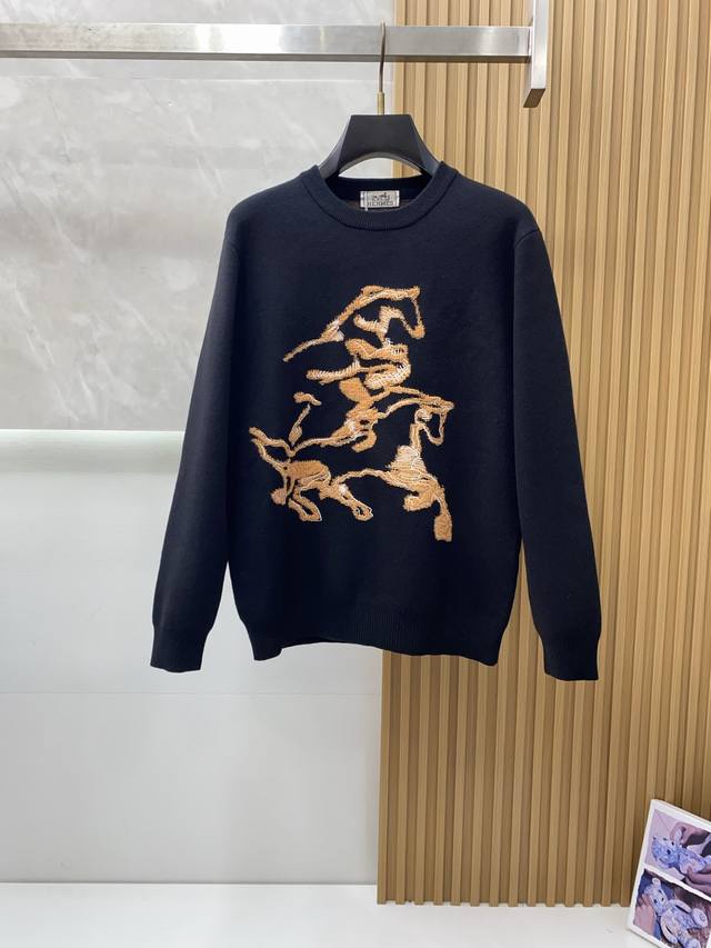 爱马仕 25秋冬圆领毛衣 精品羊毛混纺毛衫 男款高端定制臻品系列 隶属品牌高端主线 专利顶级纱线混纺 以创新来阐释常规款式 面料的配置更是颠覆常往 细节可圈可点