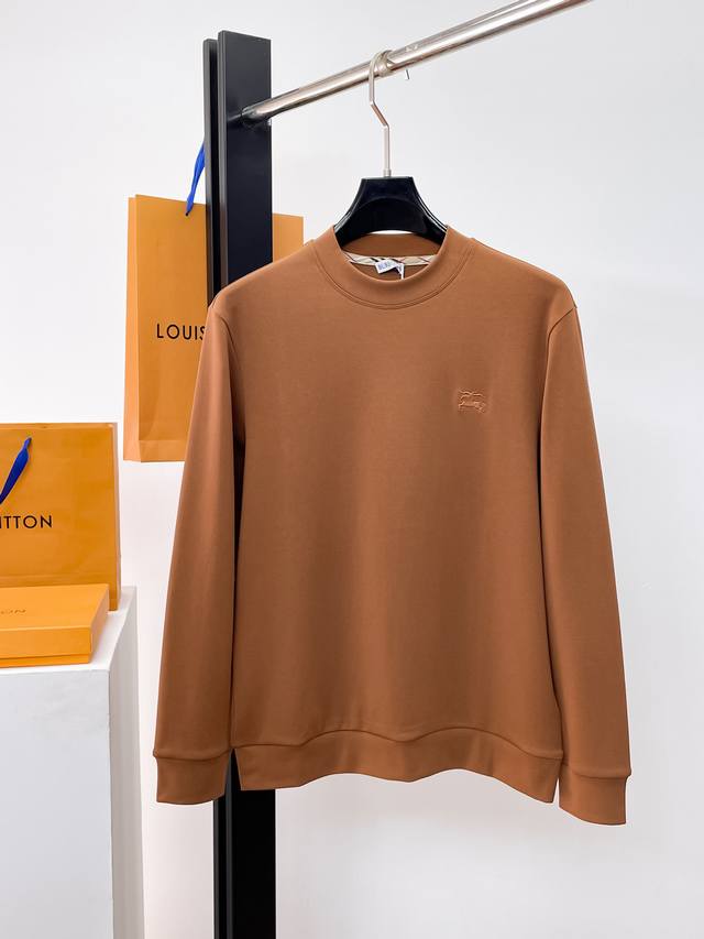 巴宝莉 精品打底衫 贸易公司订单 25Ss 秋冬新款意式轻奢男士休闲长袖打底衫长袖 T恤 卫衣 平整的抗皱性能让您穿着始终挺拔有型。呈现出细密的肌理和微光感，柔