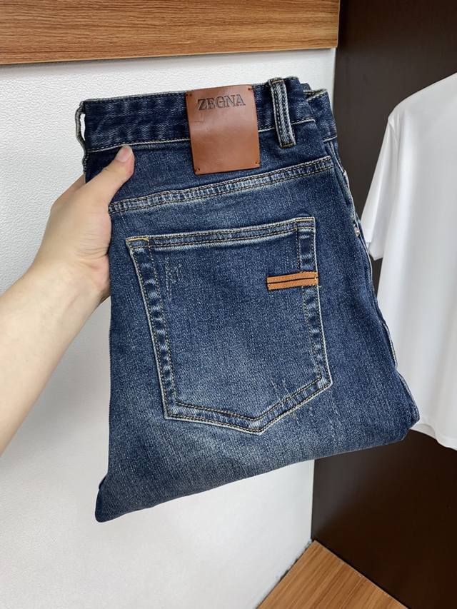 2025Ss秋冬 新品 原单男士修身牛仔休闲裤 纯血统品 G柜7000+ 每季必出的类型，无需质疑的热卖王牌单品，符合四季最佳的搭配色号 整体的风格延续了Slp