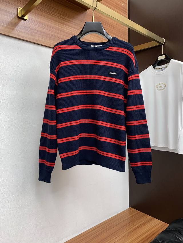 缪缪 2025Fw男士秋冬毛衣 打底外穿毛衣 针织衫休闲日常穿搭单品！上身修饰身形、定制面料将时装美学和新都市商务休闲概念完美融合，不同风格任你选：经典款，永不