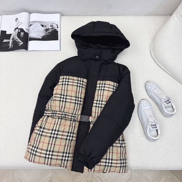原单品质 Bur 25Ss 秋冬最新款Vintage格纹拼接双面羽绒服外套一衣多穿 格子控必入高级时髦单品 立体剪裁翻领拉链版型百搭不挑人 保暖拒绝臃肿 国标9