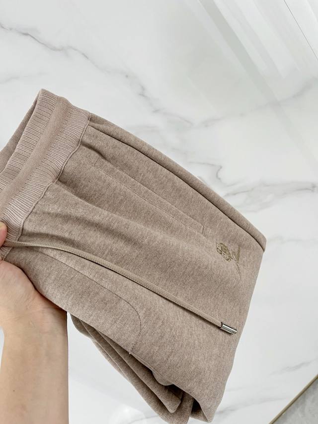 D-29 Loro piana 诺悠翩雅 25秋冬时尚老钱风羊毛裤 松弛感拉满高奢定织绵羊毛+桑蚕丝+中空聚酯+腈纶+氨纶五合一质地，丝滑垂感弹力松紧腰，搭配挺