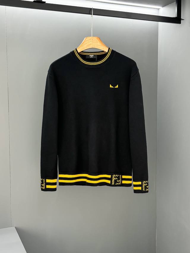 Fendi 2025早秋新款男士羊毛针织衫，专柜在售爆款单品，各大时尚买手明星人手一件的百搭单品。简单时尚甚是好看，上身绅士范十足。整件毛衣不单纹理工艺精美，走