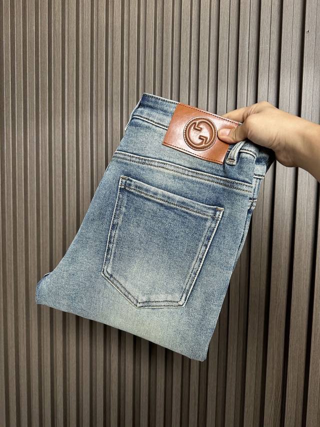 古奇 25Fw秋冬新款休闲牛仔裤，高端品质，面料超级柔软舒适 小直筒版型，上身修长，万能搭配款 码数：29，30，31，32，33，34，36，38，