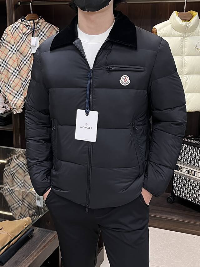 主推羽绒 Moncler 高级羽绒服秘秘蒙口羽绒马甲 2025最新款时尚设计师款羽绒外套 羽绒服新款翻领羽绒外套，90白鹅绒填充，处处细节显工艺足够的高级 结构