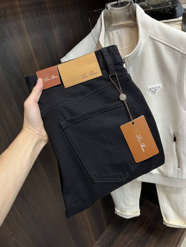 主推 Lp20年秋冬新款休闲裤Lp这款裤子绝对可以闭眼收入！秋冬休闲裤，此牛仔裤非常百搭，日常工作户外运动都可以穿着，衣柜里的必备品！ 尺码：29-38 无35