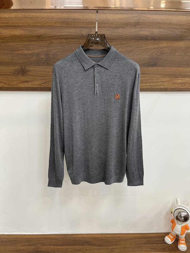 主推 Zegna 杰尼亚 独家专供新款羊毛针织衫潮男时尚翻领羊毛衫，高端欧版原单羊毛针织毛衣，美丽诺羊毛面料，透气舒适度高，细节无可挑剔，品牌元素设计理念，体现