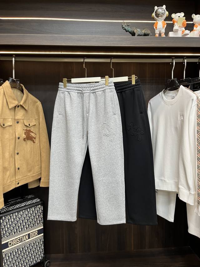 主推 克罗心 独家专供新款秘秘克罗心潮男时尚休闲裤，高端欧版原单裤子，潮流时尚休闲裤子 透气舒适度高，细节无可挑剔，品牌元素设计理念，体现高品质。呈现休闲裁剪，