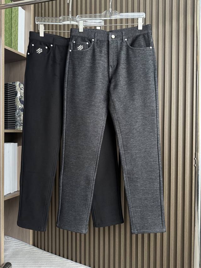 Lv驴牌25Fw秋冬新款羊毛高弹牛仔裤 原版进口面料细腻柔软透气挺阔有型 定制五金 商务休闲必备 做工细节精细完美 前袋后袋经典Logo标识 码数：30-38