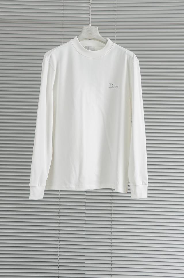 New# D#Ior 25Fw秋冬新款 立体刺绣男士长袖T恤衫#把重心都放在了面料上，表面清晰可见的细格肌理，足以凸显出它的高级质感，耐磨抗皱垂感佳，将整件衬衫