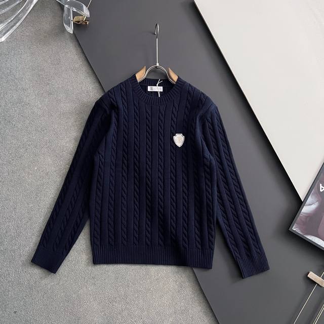 Bc秋冬新款男女同款高克重针织羊毛开衫，配色标识条纹工艺设计！钩织标识条纹修饰，设计经典配色钩织设计！此款毛衣甄选客供进口100％针织羊毛材质！面料手感偏厚实，