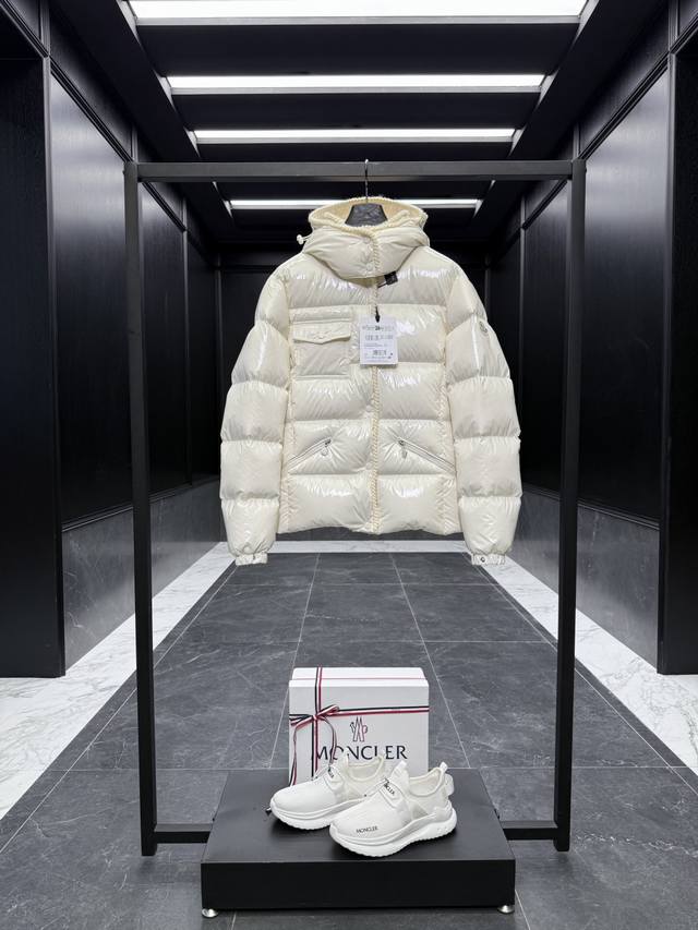 特级羽绒Moncler Glareins女士编织饰边连帽短款羽绒夹克外套 二代小蛮腰.版型真的好穿 .原版购入开发.小香风编织油蜡皮.原厂替换面料原厂配套五金.