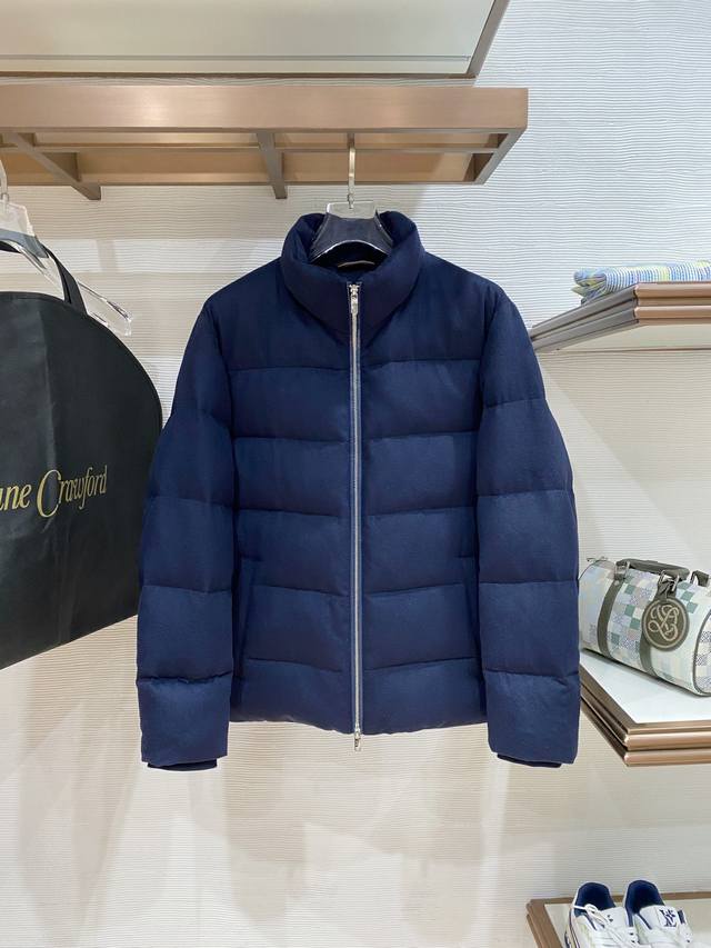 杰尼亚独家爆款 2025秋冬新款原版1:1订制五金配件全进口原版定制 欢迎专柜对比 绝对的高品质 采用顶级95白鸭绒 超柔软 充羽量蓬松饱满 超级重工 面料做工