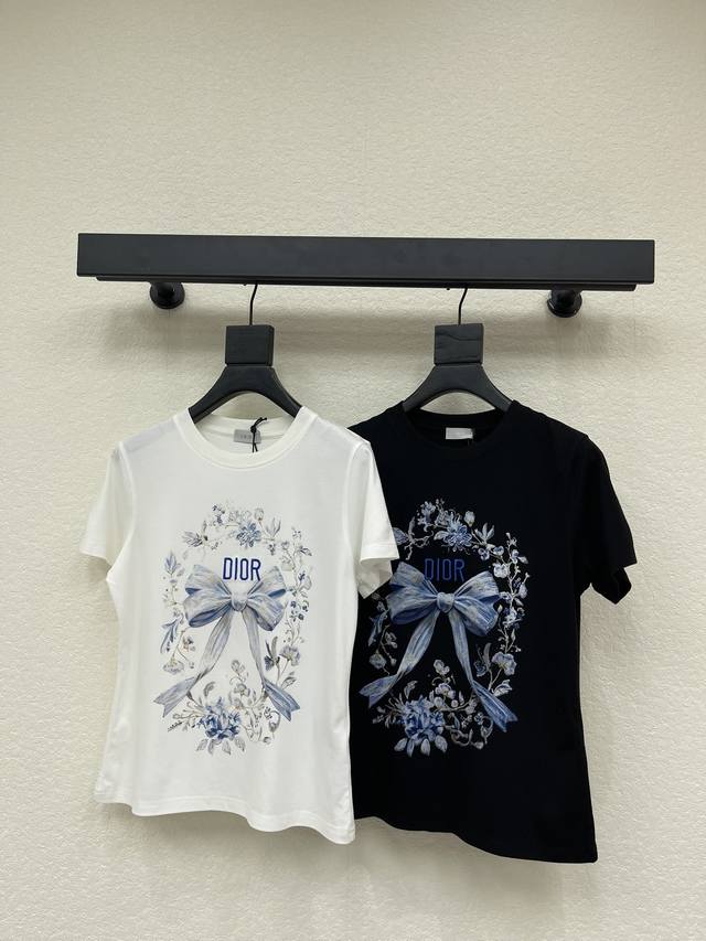 Dio*26早春新款数码印花刺绣字母短袖T恤 高密度时髦运动风 每个日常的穿搭 俏皮减龄充满元气的设计元素 高品质 尺码Sml Aa.