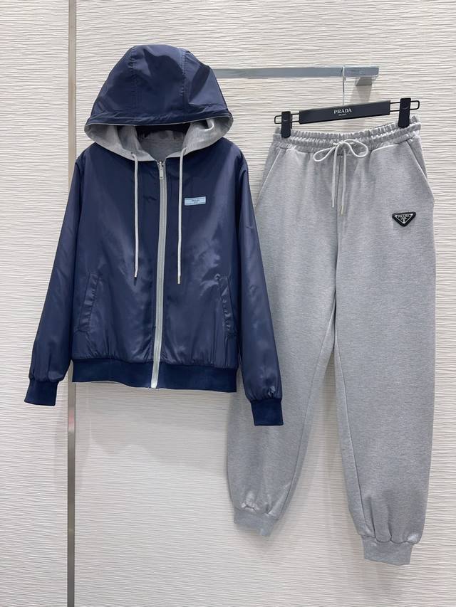 prad* 2025Fw新款套装 外套双面可穿 上身显瘦又提升时髦度，优雅气质单品。衣橱必备！做工品质看细节。现货两色Sml 大单子甩过来 S外套 肩宽44 胸