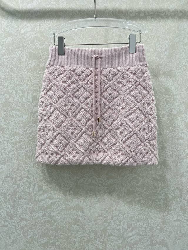 Louis Vuitt*N 25新款字母提花针织针织半裙，分开出售 Yb一比一 原版开发 高版本高品质 定制Yb羊绒羊毛纱线织造，提花工艺处理，呈现立体凹凸造型