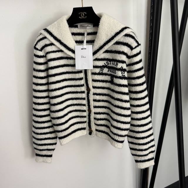 款号20257250 Dio*新款 定制小蜜蜂纽扣 数字8字母刺绣 拼色条纹海军领长袖针织开衫，白色， 均码：肩宽42，胸围98，袖长54，长50；重量：0.4