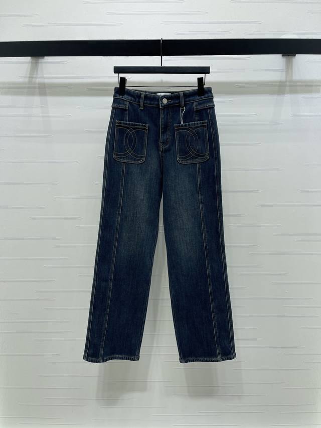 上新原单高端品质 Chane* 2025秋冬最新系列！高腰直筒牛仔裤！定制Yb斜纹棉牛仔材质 酵素水洗 呈现复古牛仔蓝 质感挺括有型 前襟双口袋明线双C标志Lo