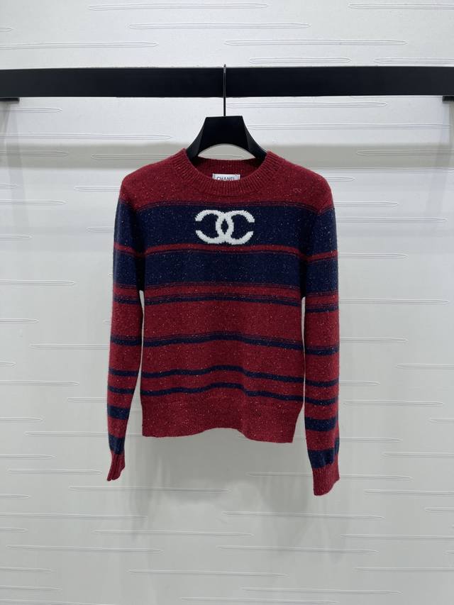 上新原单高端品质 Chane* 2025秋冬最新系列！撞色条纹套长袖毛衣！定制羊毛针织材质 舒适柔软 贴身保暖 胸前品牌双C Logo提花设计复古彩点织线纹理