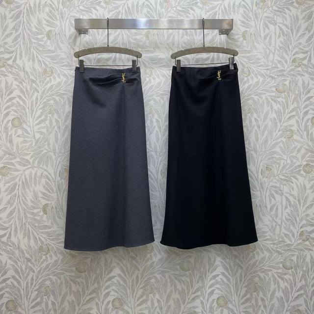 Sl2026 Sp 深灰与雅黑的长裙，金扣是低调的精致小心机。垂感裹着优雅～ 颜色:图片2色，面料:精品西装面料 Smlxl .