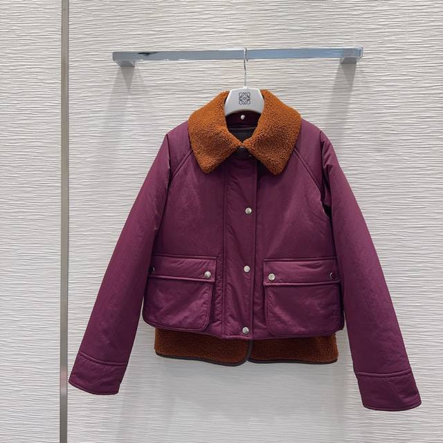 Loe W*E2025Fw新款 两件套外套 多种穿法 经典又有型 自带气场 面料质感很奈斯 时髦又高级 颜色超级正 上身显白又显瘦 自带酷帅感的系列 走路都带风