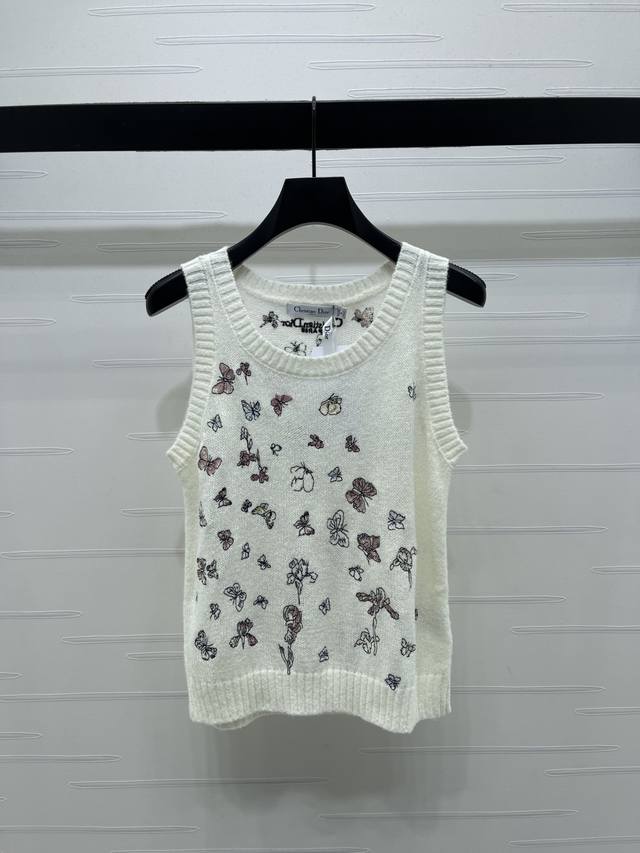 上新原单高端品质 Dio* 2025秋冬最新系列！重工蝴蝶刺绣针织背心！定制羊毛混纺纱线材质织造 柔软舒适 轻薄养肤 若隐若现上身吸睛满分 打造轻盈视觉质感 性