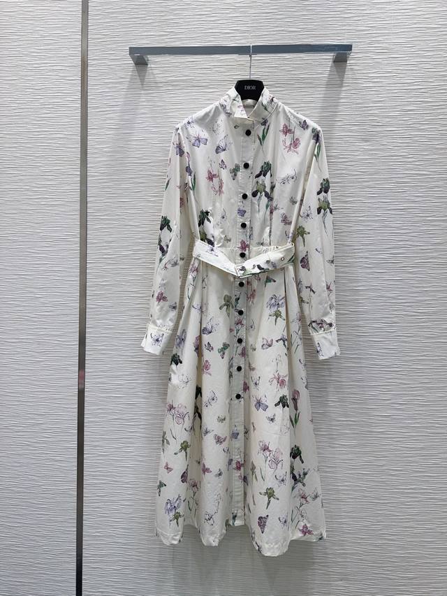 Christian Dio* 2026年早春新品 飘逸灵动 简约中流露出高奢 整件衣服做工更是非常精细！ 版型简单一目了然，美伦美幻 低调又要引人注目，必选这款