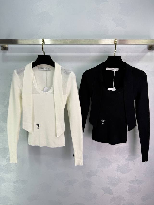 Dio*25秋冬新款针织上衣 面料柔软舒适 胸前小蜘蛛刺绣Logo设计 彰显品牌特有的气质魅力 上身温婉 搭配利器 秋冬单穿叠穿都出彩！2色3码Sml T.