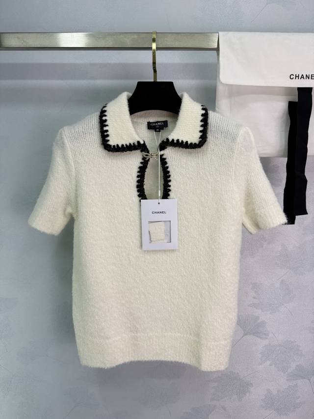 Ch*25N滑雪娃娃领刺绣蝴蝶结双C针织T恤上衣，对版品质，定制纱，系列款，布袋全套包装，两色Sml T226B.